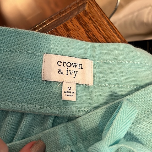 Crown and Ivy Ladies Terry Cloth Short Set Size Medium - Picture 9 of 9